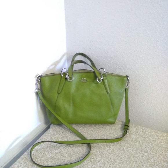 Coach Kelsey Green Pebbled Leather Bag - Picture 1 of 8